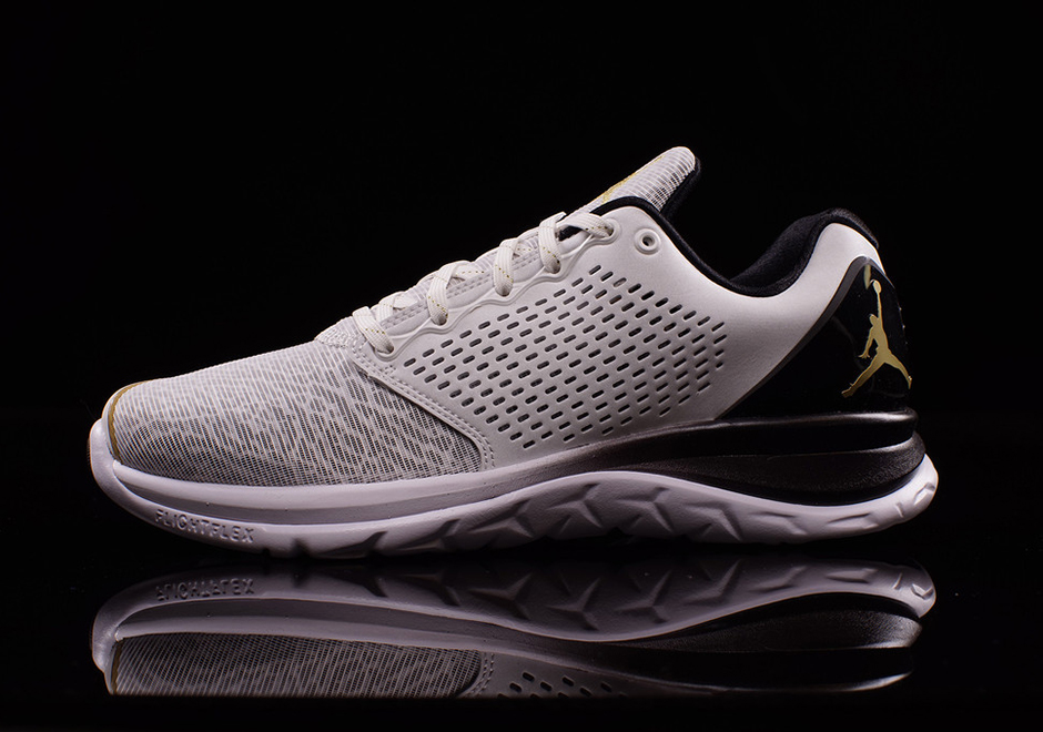 Jordan Trainer St White Gold Black 2