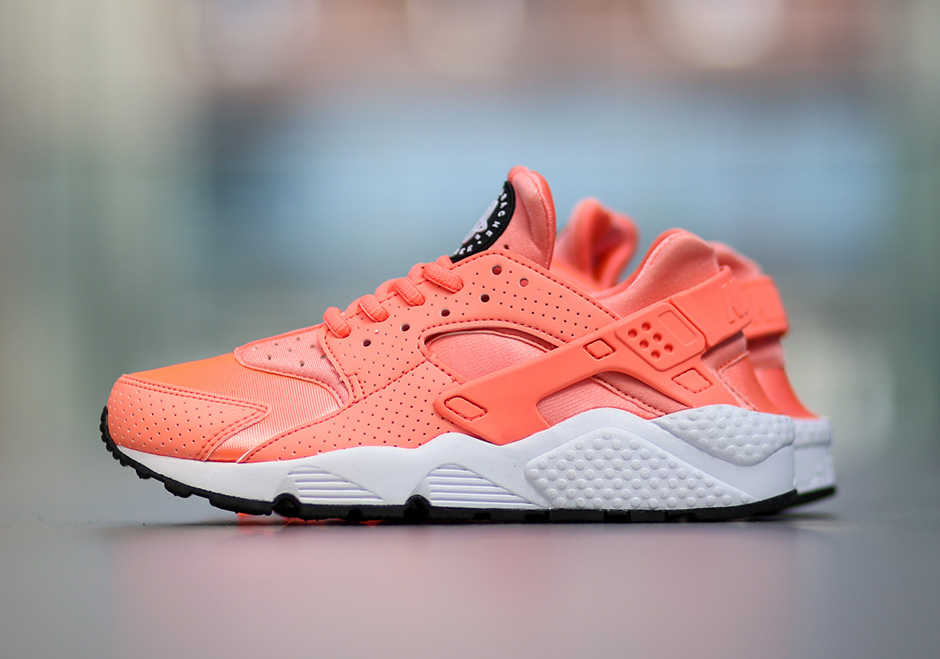 Nike Air Huarache Atomic Pink 04