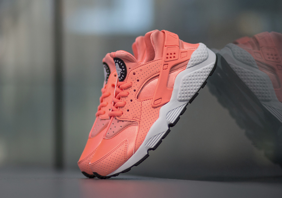 Nike Air Huarache Atomic Pink 06