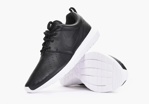 Nike Roshe Run Laser Cut Black White 02