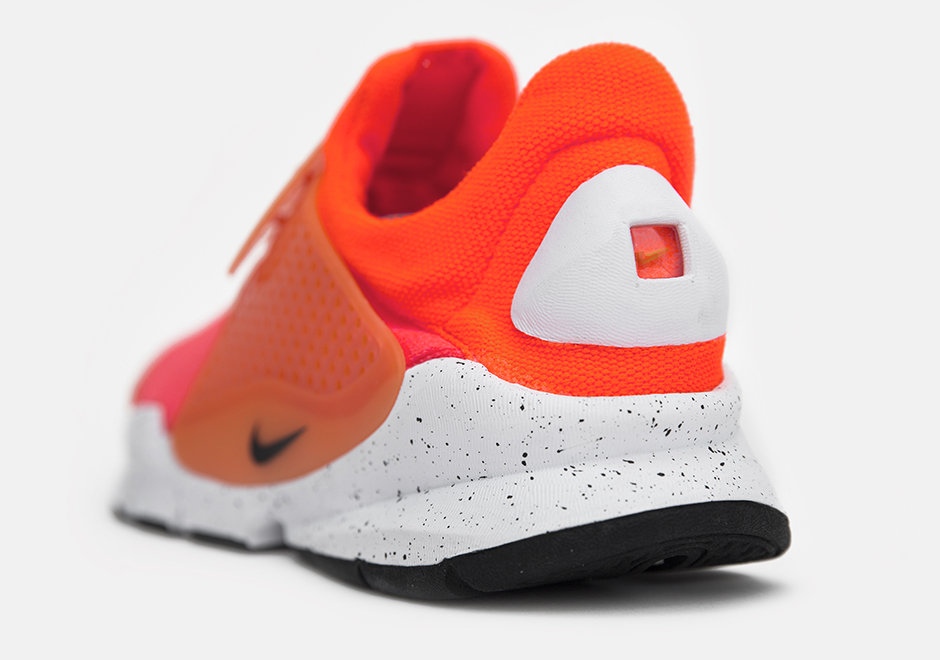 Nike Sock Dart Se Total Crimson 2
