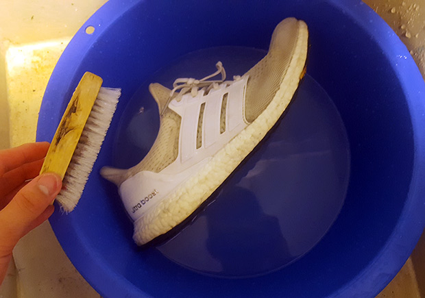 Adidas Ultra Boost Triple White Cleaning Guide 01