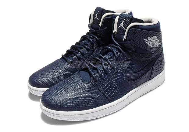 Air Jordan 1 Retro High Nouveau "Midnight Navy"