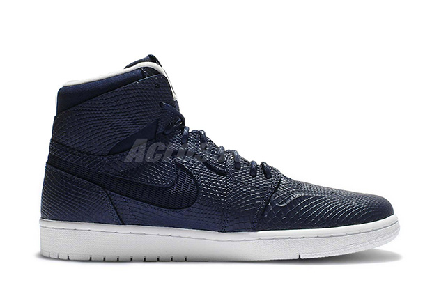 Air Jordan 1 High Nouveau Midnight Navy 04