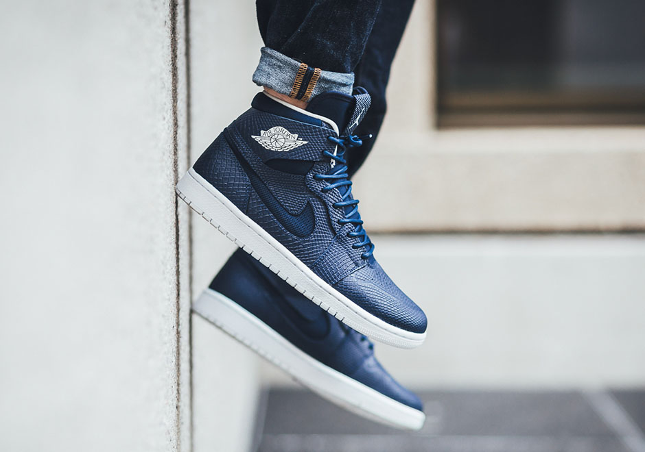 Air Jordan 1 High Nouveau Navy Snakeskin 2