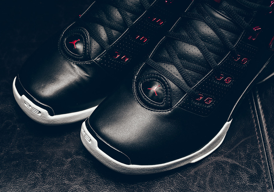 Jordan 17 Black Red Bulls Reminder 4