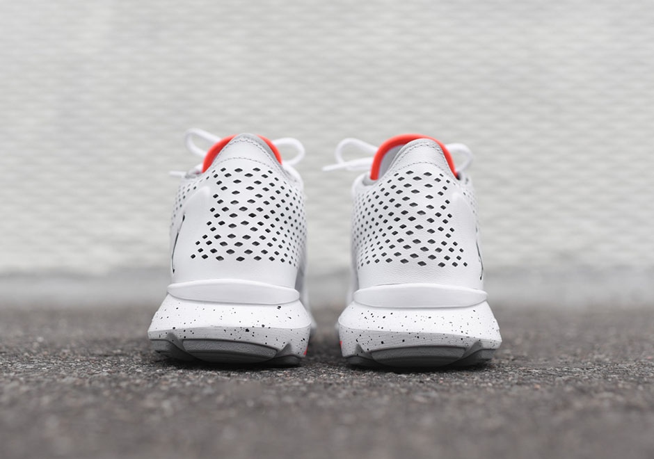 Jordan Flow Trainer White Infrared Grey 3