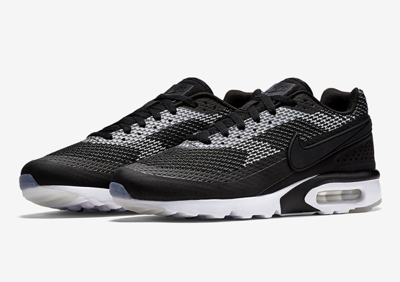 The Latest Nike Air Max BW Jacquard Goes For The “Oreo” Look