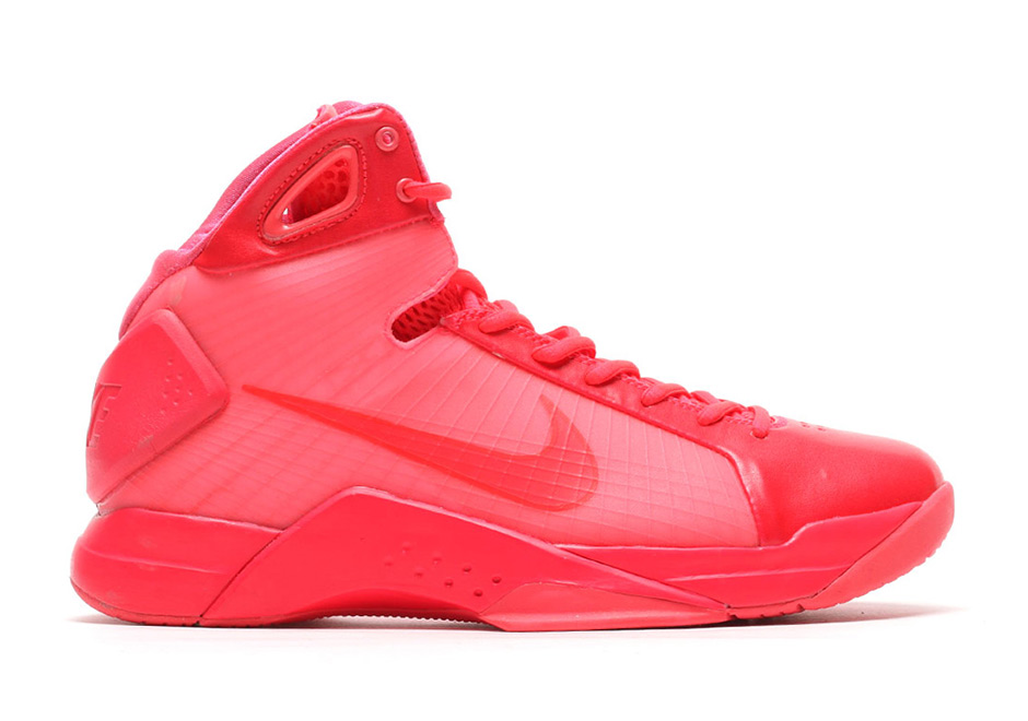 The Original Nike Hyperdunk Is Returning Soon