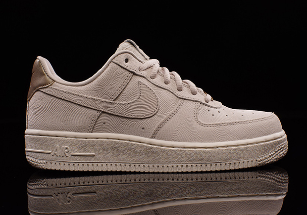 Nike Wmns Air Force 1 Prm Suede Gamma Grey 2