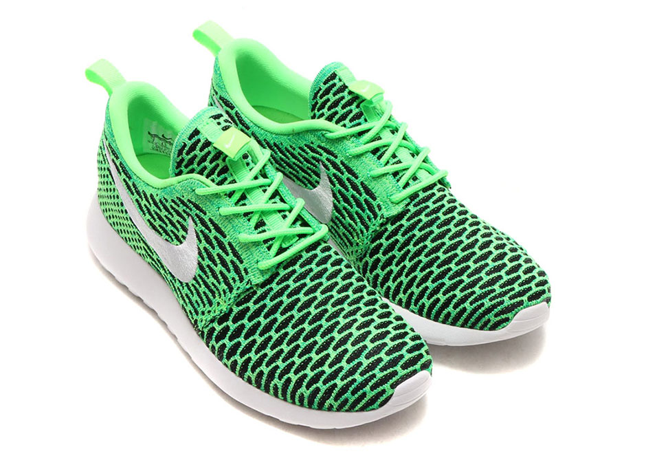 Nike Wmns Flyknit Roshe Voltage Green Black 704927 305 1