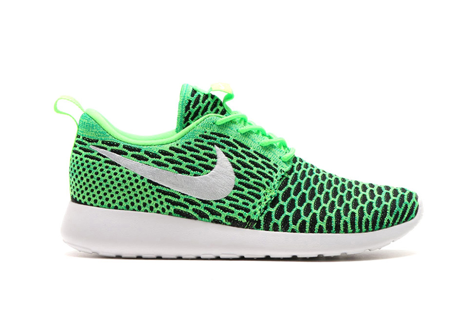 Nike Wmns Flyknit Roshe Voltage Green Black 704927 305 2