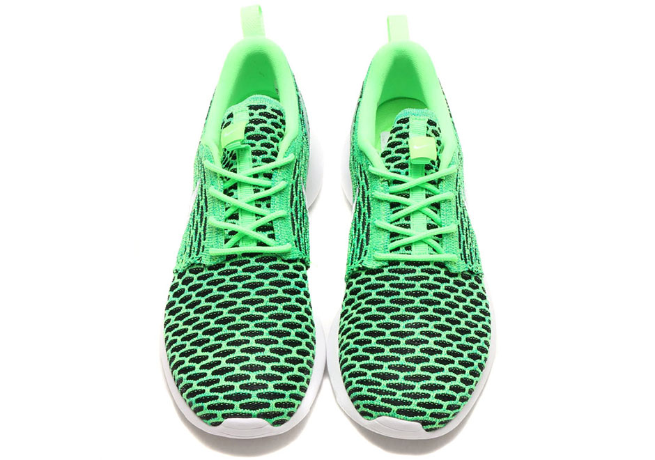 Nike Wmns Flyknit Roshe Voltage Green Black 704927 305 3