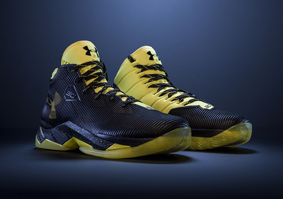 under-armour-Curry-2.5-Black-Taxi-1
