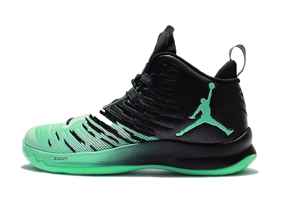 Jordan Super Fly 5 Green Glow Blake Griffin 02