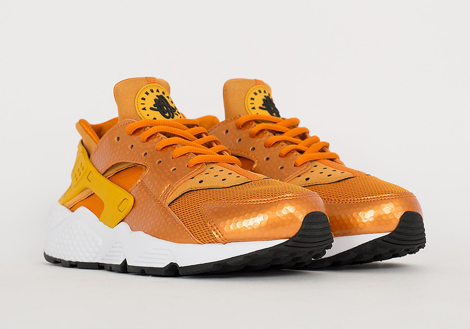 Nike Air Huarache Wmns Sunset Gold 02