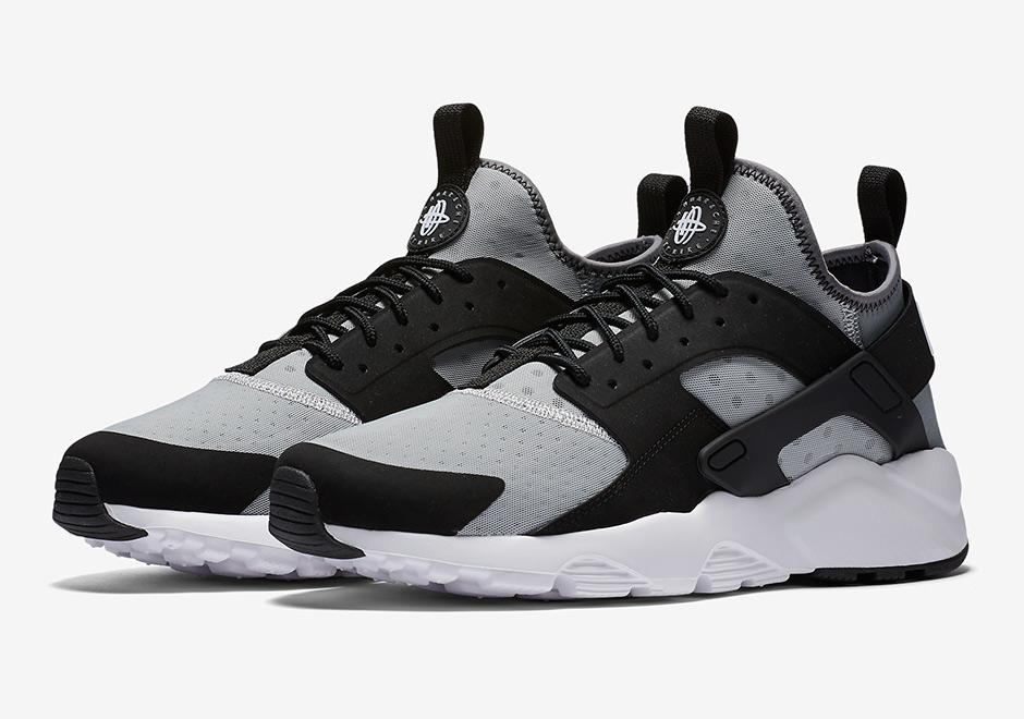 Nike To Releases The Air Huarache Ultra In A "Bo Jackson" Colorway