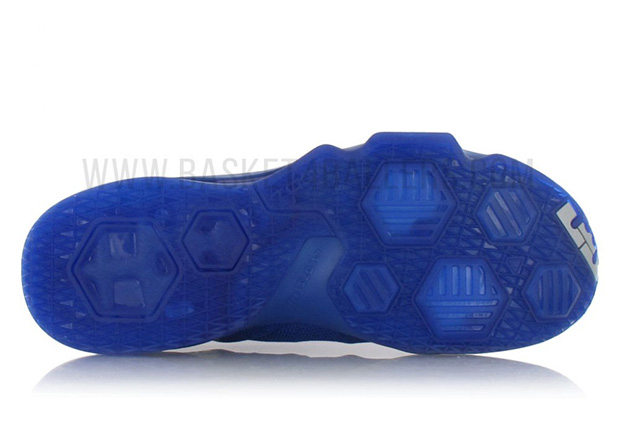 Nike Lebron 13 Low Game Royal 06