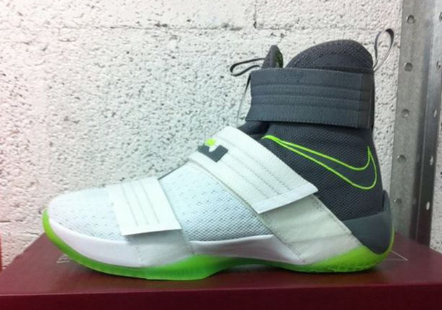 "Dunkman" Is Back On The Nike LeBron Soldier 10