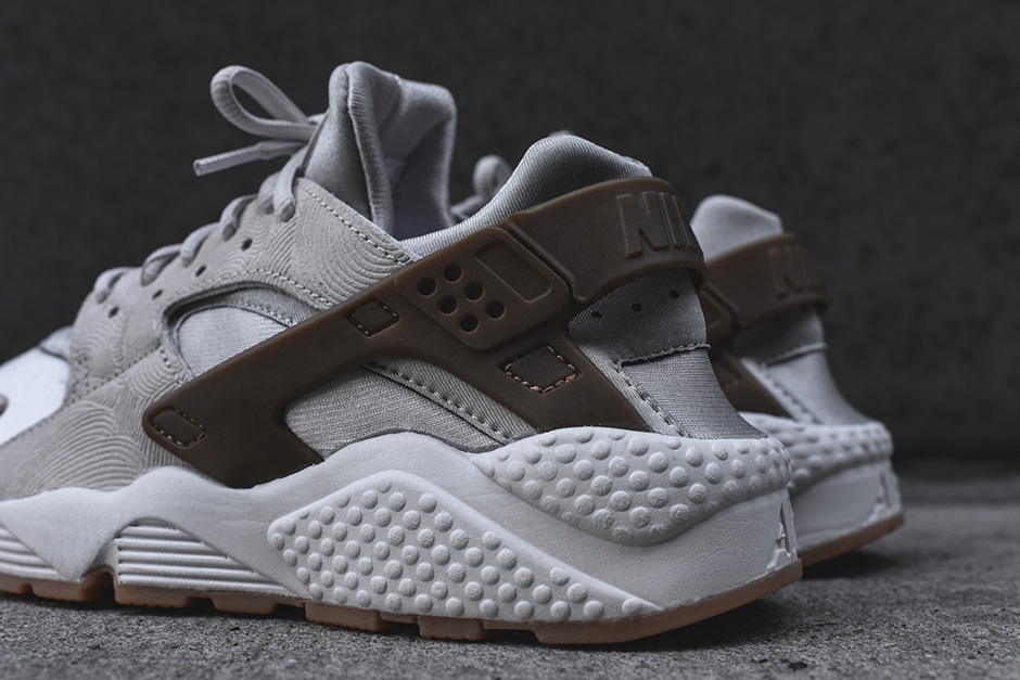 Nike Wmns Air Huarache Concrete Gum 06