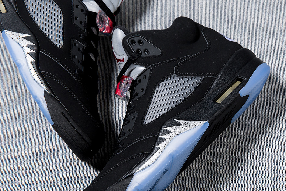 Air Jordan 5 Og Black Metallic Detailed Photos 04