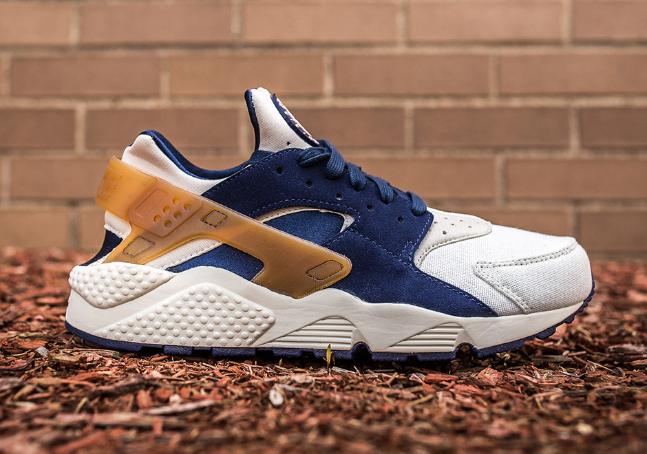 Nike Air Huarache Run Prm Sail Mid Navy Brown Side