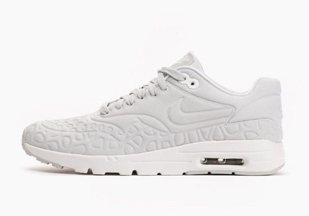 Nike Air Max 1 Wmns Plush Light Bone 02