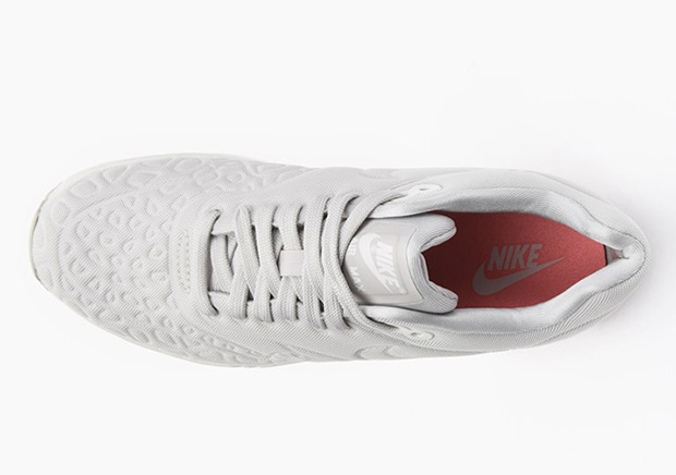 Nike Air Max 1 Wmns Plush Light Bone 03