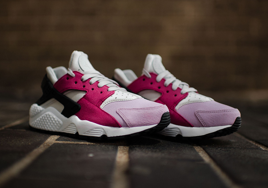 Nike Wmns Air Huarache Light Bone Black Noble Red Plum 1