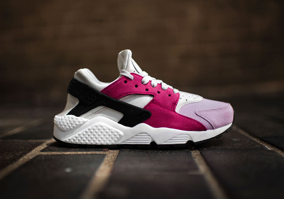 Nike Wmns Air Huarache Light Bone Black Noble Red Plum 2