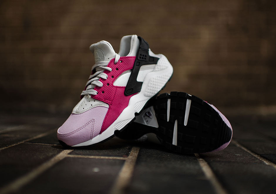 Nike Wmns Air Huarache Light Bone Black Noble Red Plum 5