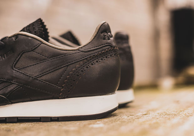 Reebok Classic Leather Lux Horween Black Aq9961 2