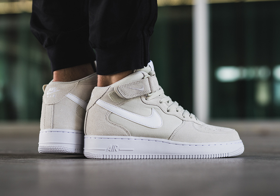 Nike Air Force 1 Mid Light Bone 02