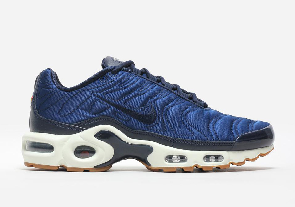 Nike Air Max Plus Crystal Blue Satin Pack 02