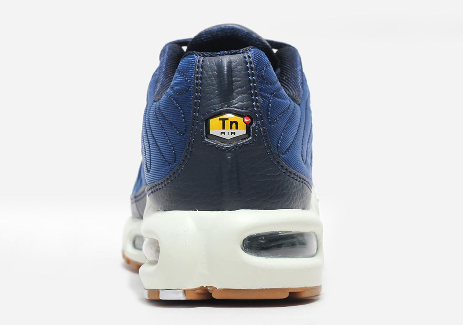 Nike Air Max Plus Crystal Blue Satin Pack 04