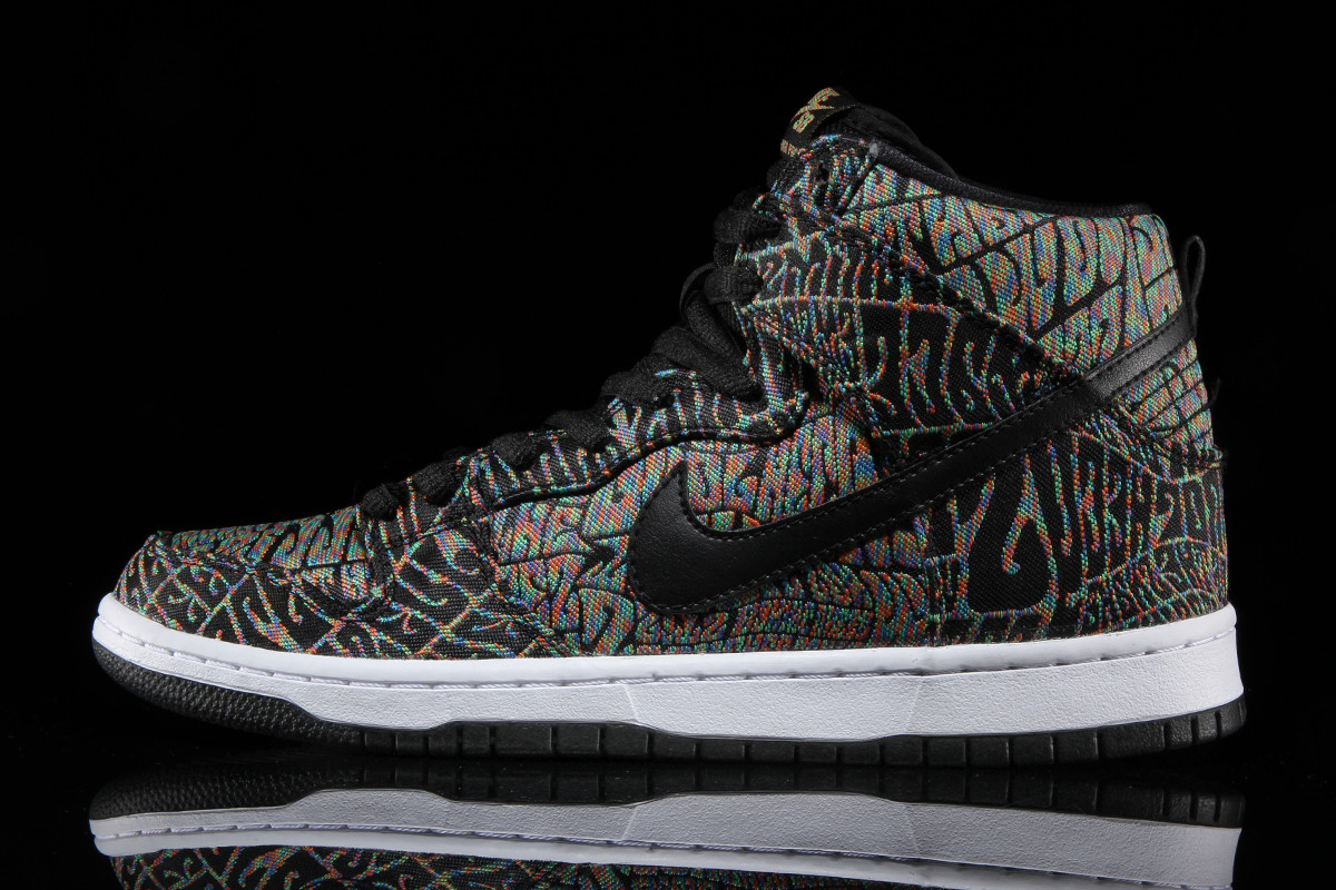 Nike Dunk High Psychedelic 02