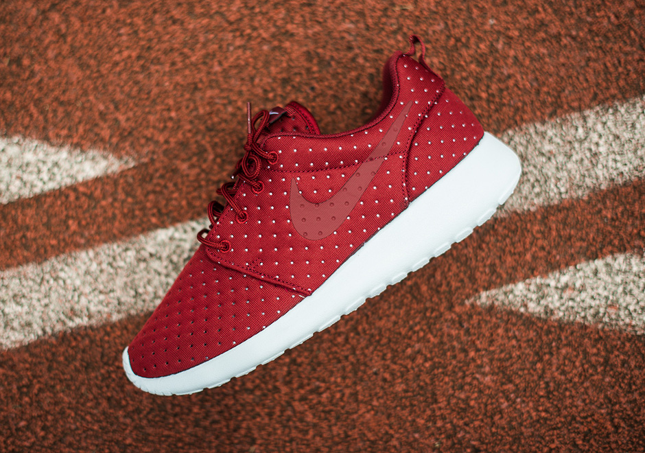 Nike Roshe Run "Pin Dot" Pack