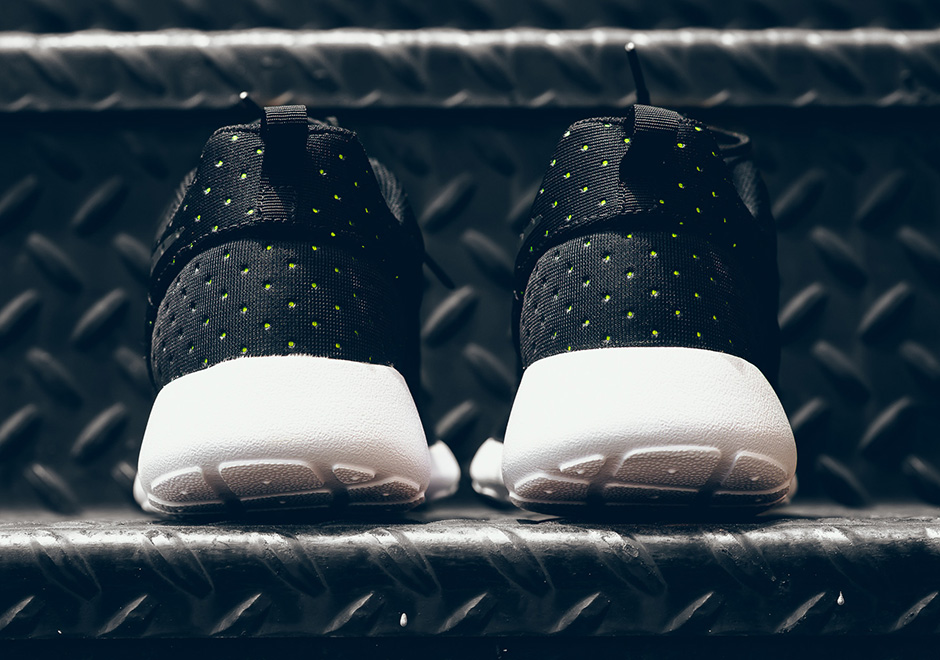 Nike Roshe One Se Pin Dot Black 3