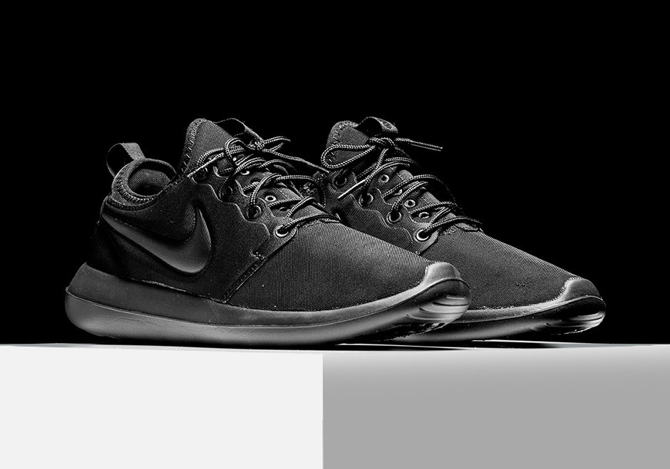 Nike Roshe Two "Triple Black"