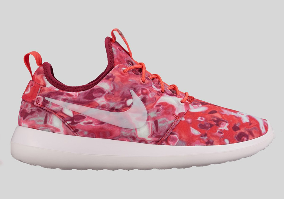 Nike Roshe Two Womens Graphic Preview 02