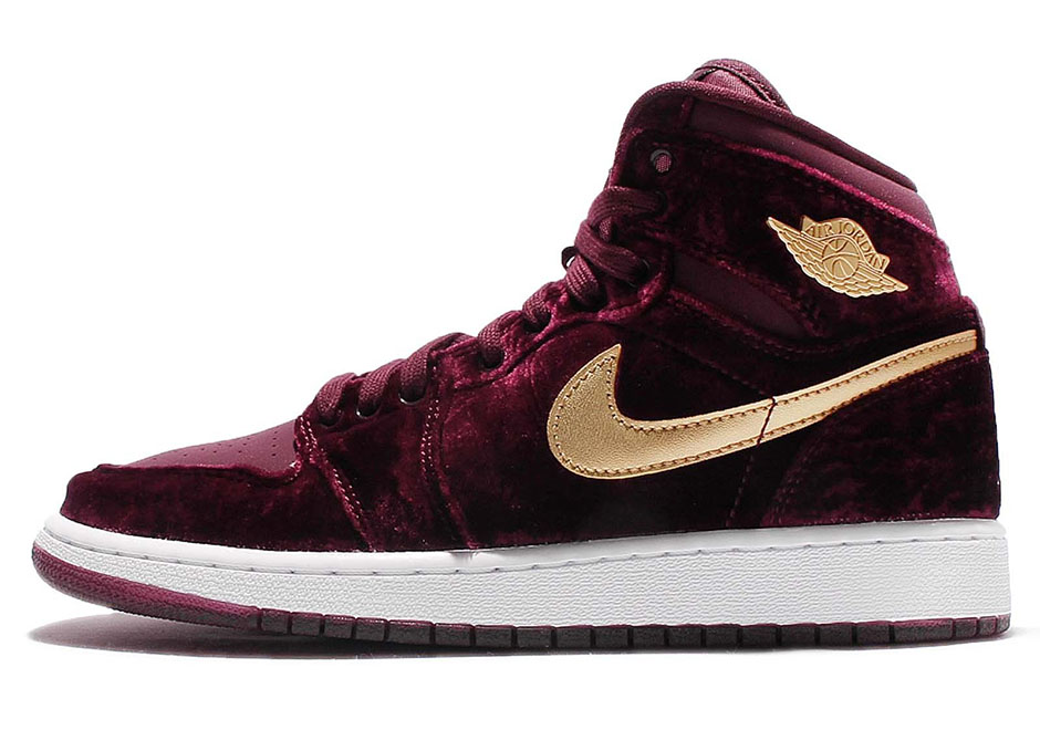 Air Jordan 1 Heiress Velvet Gold 2