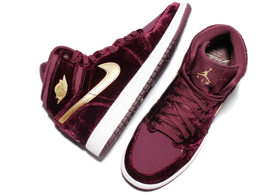 Air Jordan 1 Heiress Velvet Gold 6