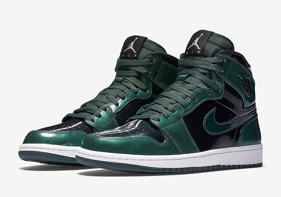 Air Jordan 1 High Grove Green Anti Gravity Machine 02