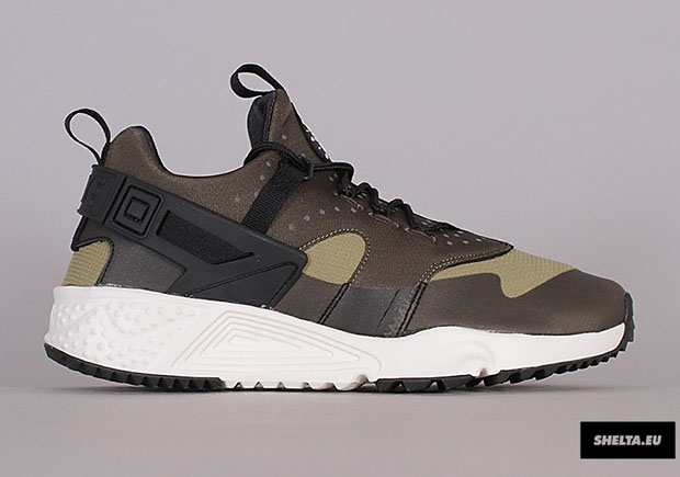 Nike Air Huarache Utility Trooper Sail Cargo Khaki 3