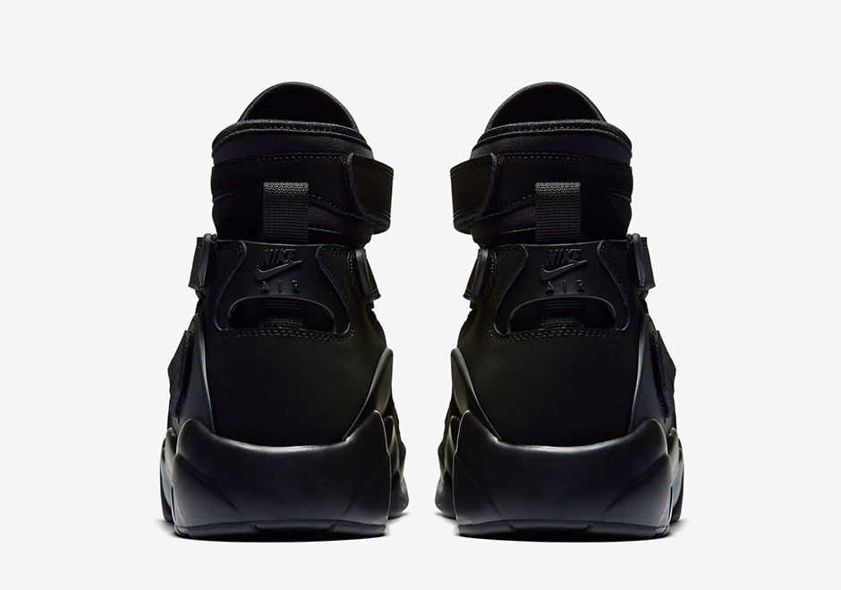 Nike Air Unlimited Triple Black Detailed Photos 05