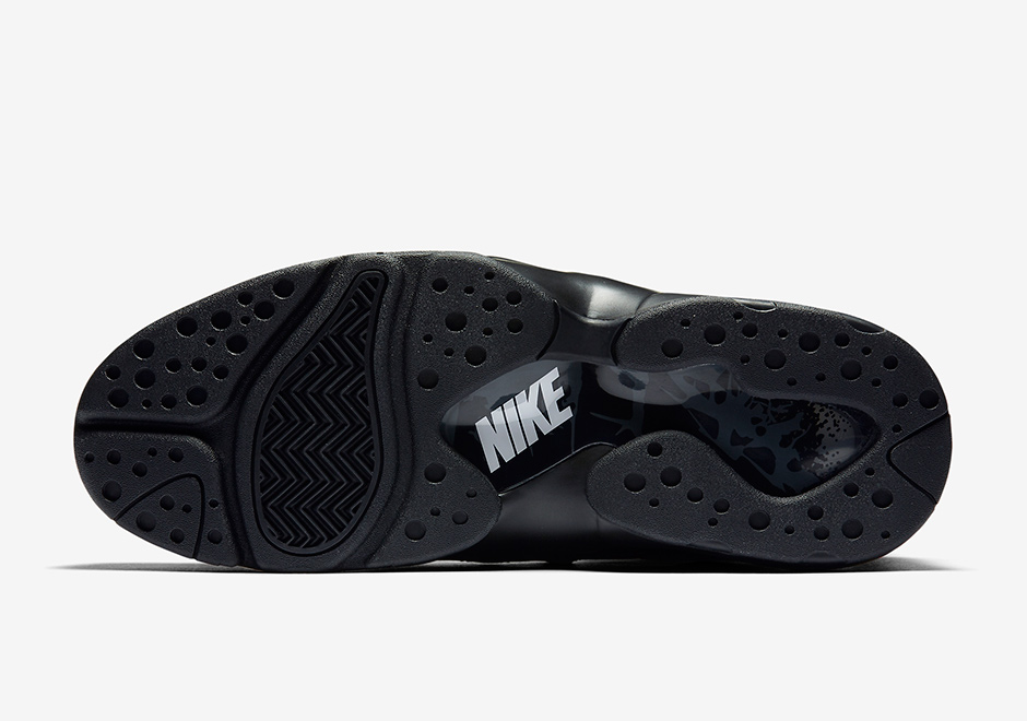 Nike Air Unlimited Triple Black Detailed Photos 06