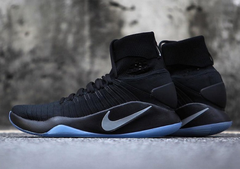 Triple Black Flyknit Hits The Nike Hyperdunk 2016 Elite