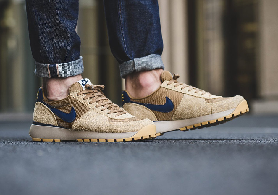 Nike Lavadome Ultra Metallic Gold Midnight Navy Golden Beige 2