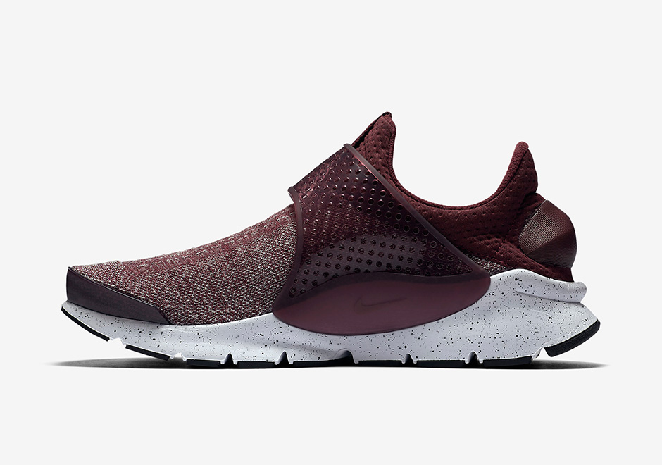 Nike Sock Dart Se Premium Night Maroon 3