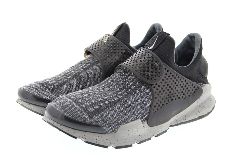 Nike Sock Dart Se Premium On Feet Preview 07